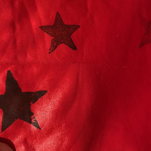 Red pants with black stars, fits like a size 6 - Picture 10 of 15